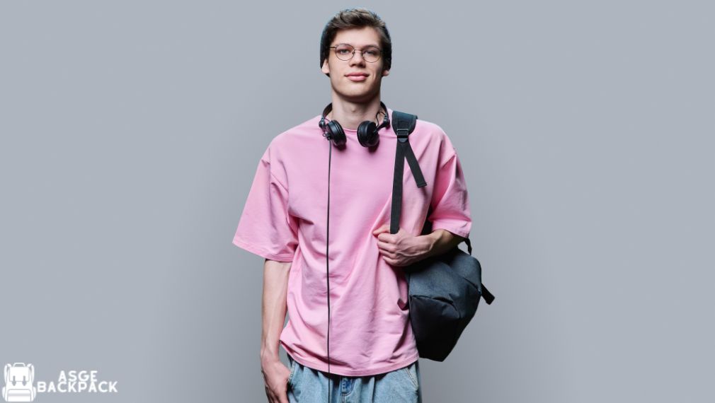 How to Carry Headphones in Backpack
